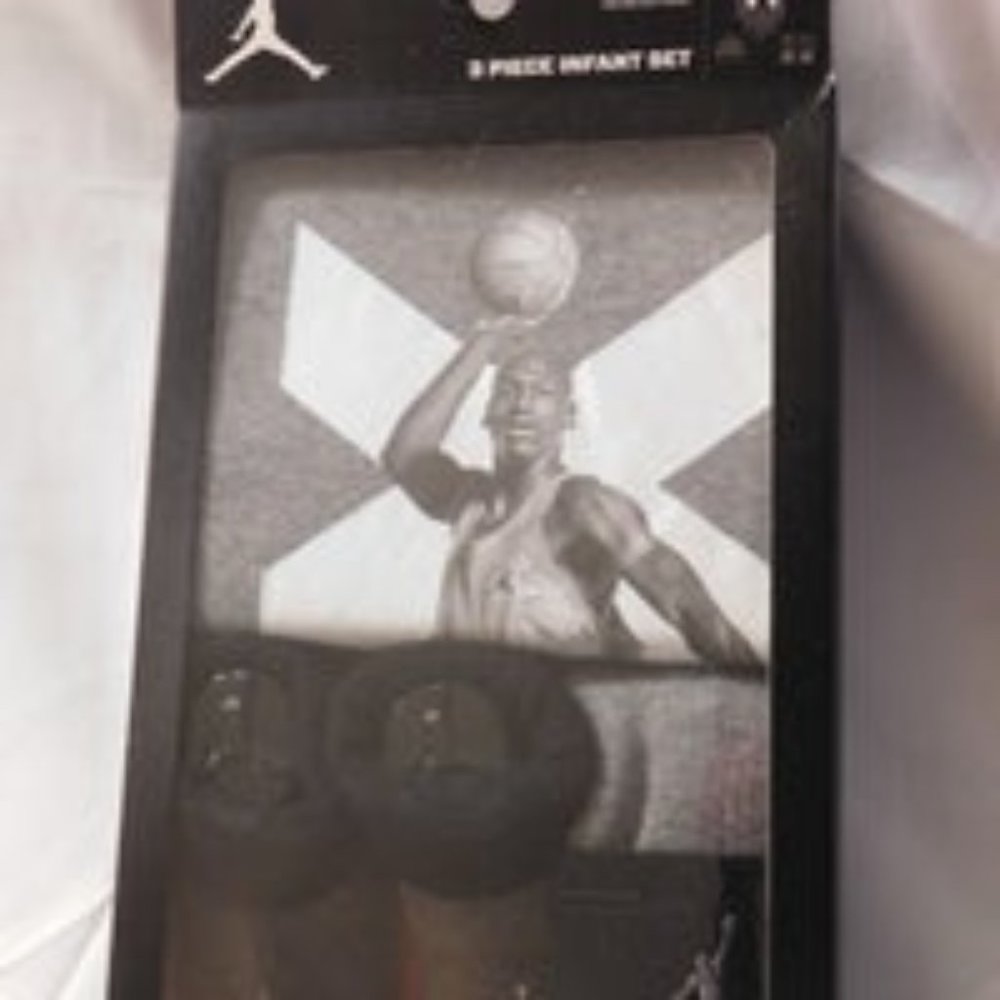 Nike Michael Jordan Jump-Man Baby Set Size 6-12 Months NEW